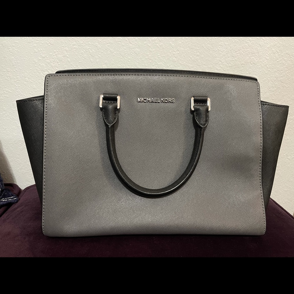 Like New! MICHAEL Michael Kors Selma